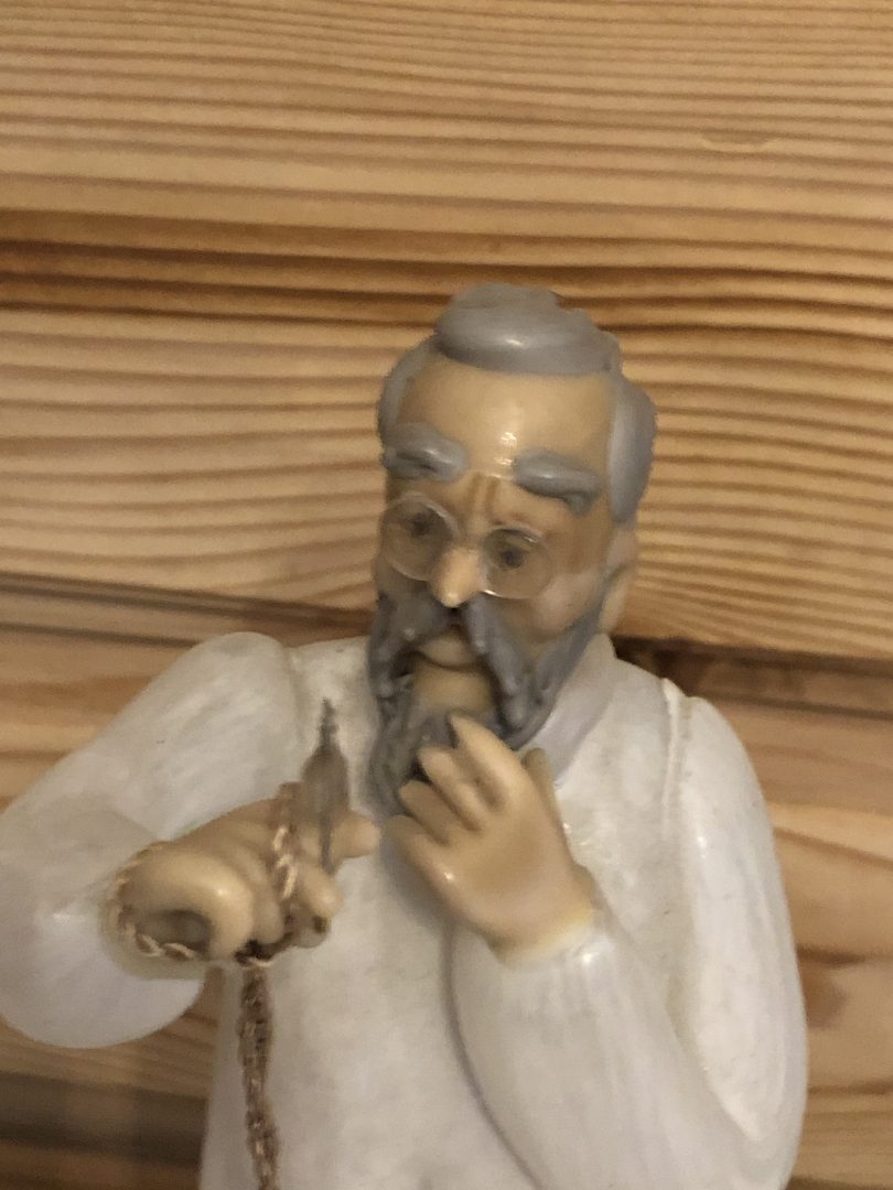 Médecin en pâte de verre – Image 2