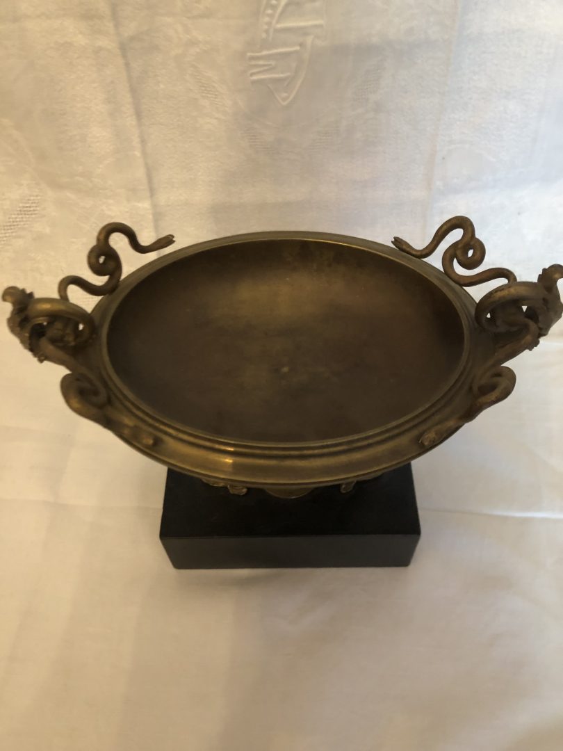 Coupe bronze sur socle de marbre noir