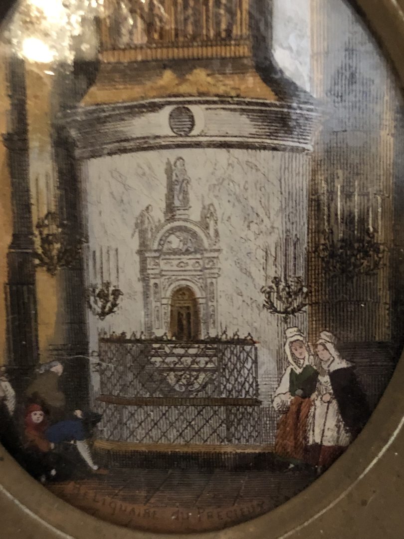 Scène dans une chapelle – Image 2